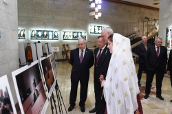 В Махачкале открылась фотовыставка к 30-летию Народного Собрания Дагестана