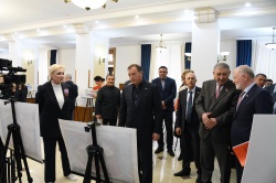 Заур Аскендеров посетил выставку рисунков победителей конкурса «Моя Россия: рисуем сердцем»