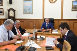 Фракция КПРФ рассмотрела вопросы июньской сессии 