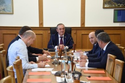 Комитет Народного Собрания рассмотрел поправки в республиканский бюджет на 2025 год и на плановый период 2026 и 2027 годов