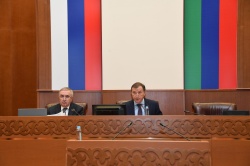 На заседании фракции «Единая Россия» обсудили повестку дня 48-й сессии НС РД